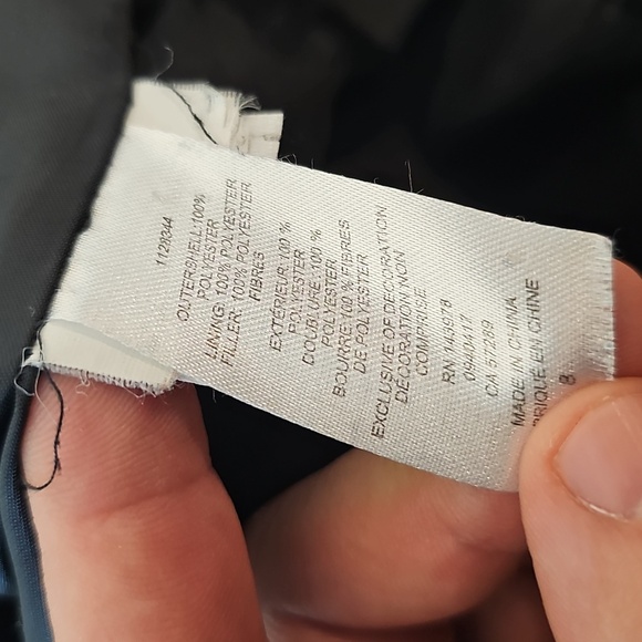 Puma Black and Red Size 8 Snap Up Puffer Vest - Picture 6 of 6